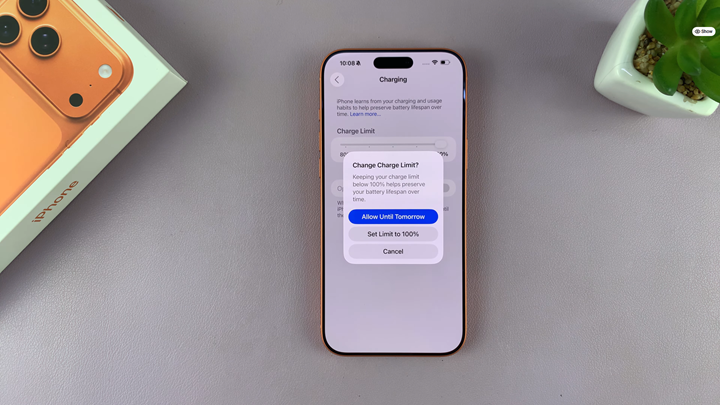 How To Charge iPhone 17 / 17 Pro To 100%