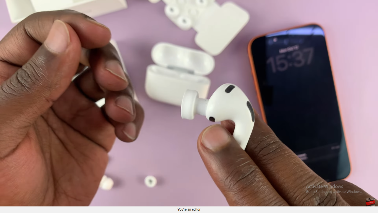 Remove & Change Ear Tips Safely On Airpods Pro 3