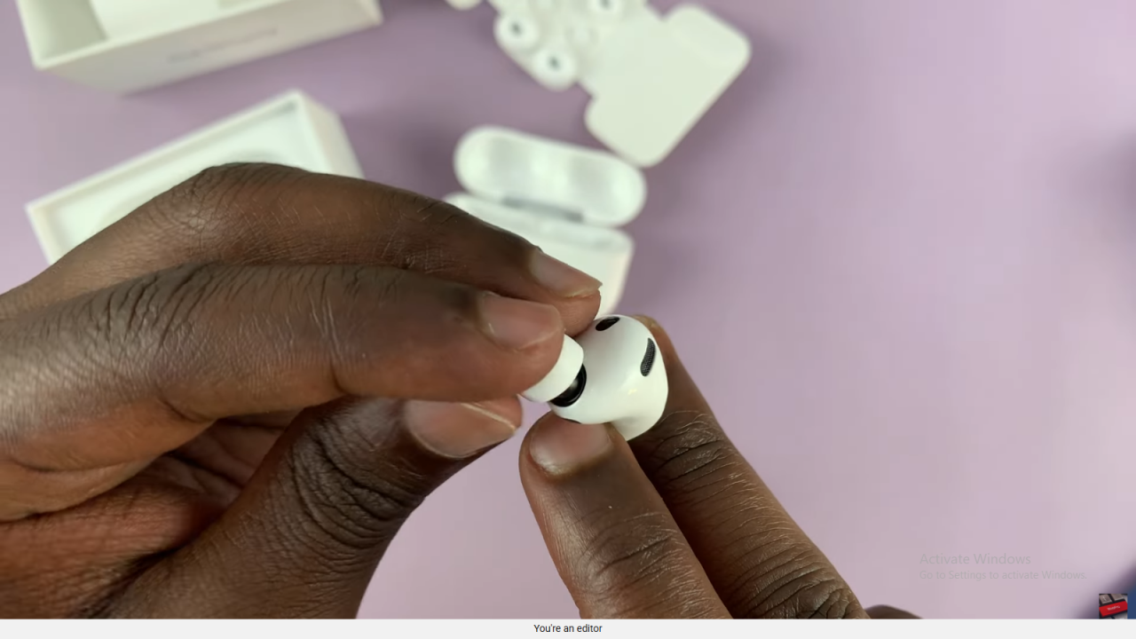 Remove & Change Ear Tips Safely On Airpods Pro 3