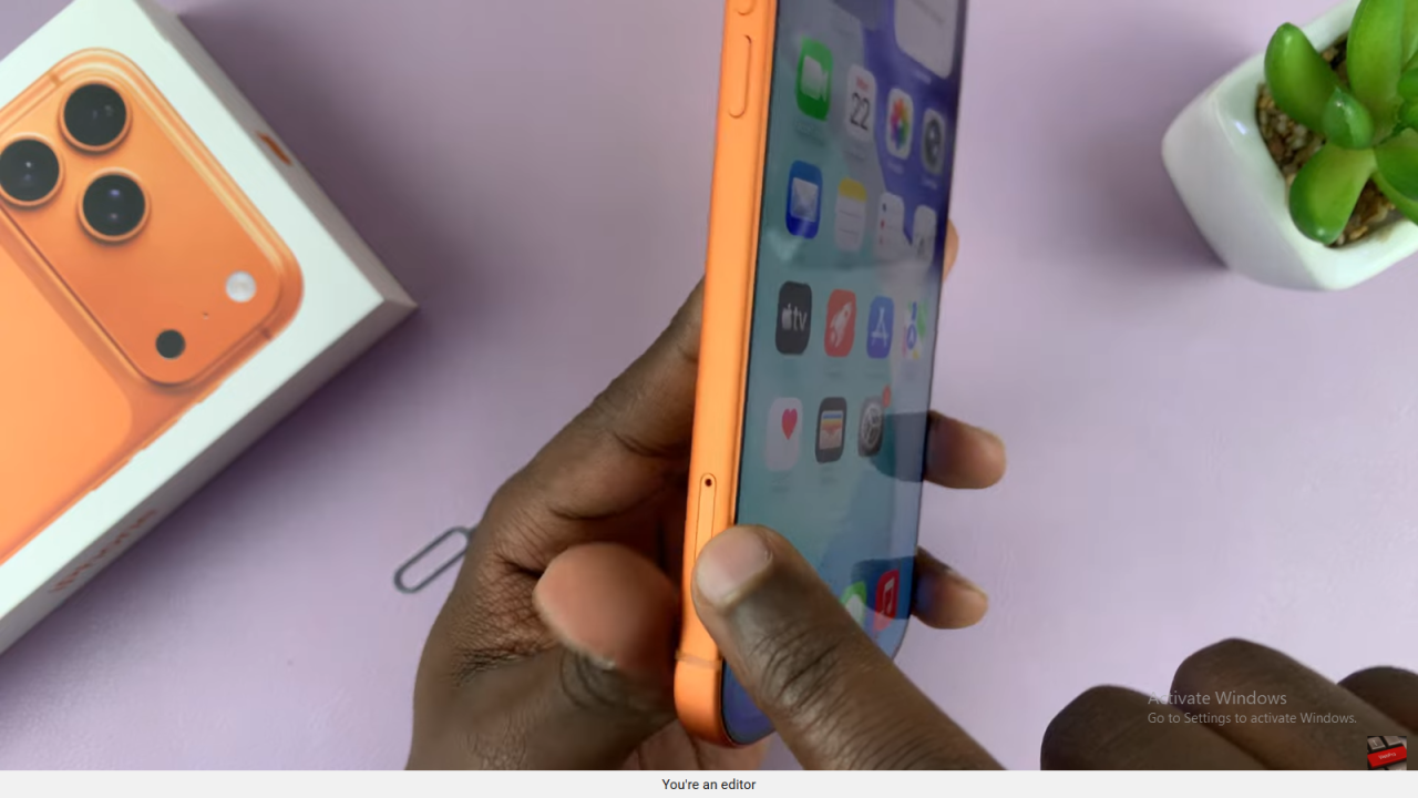 Remove SIM Card From iPhone 17 / 17 Pro