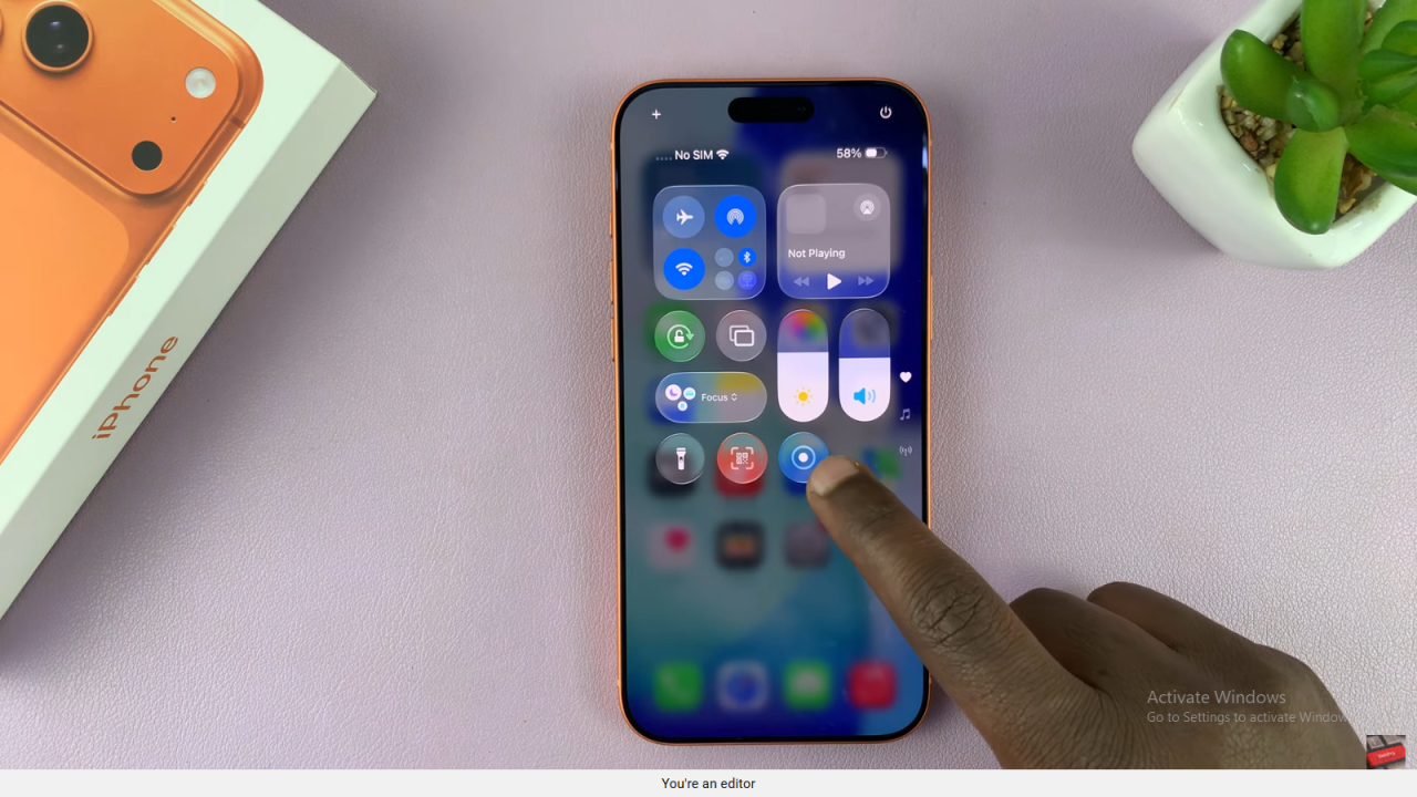 Record Screen On iPhone 17 / 17 Pro