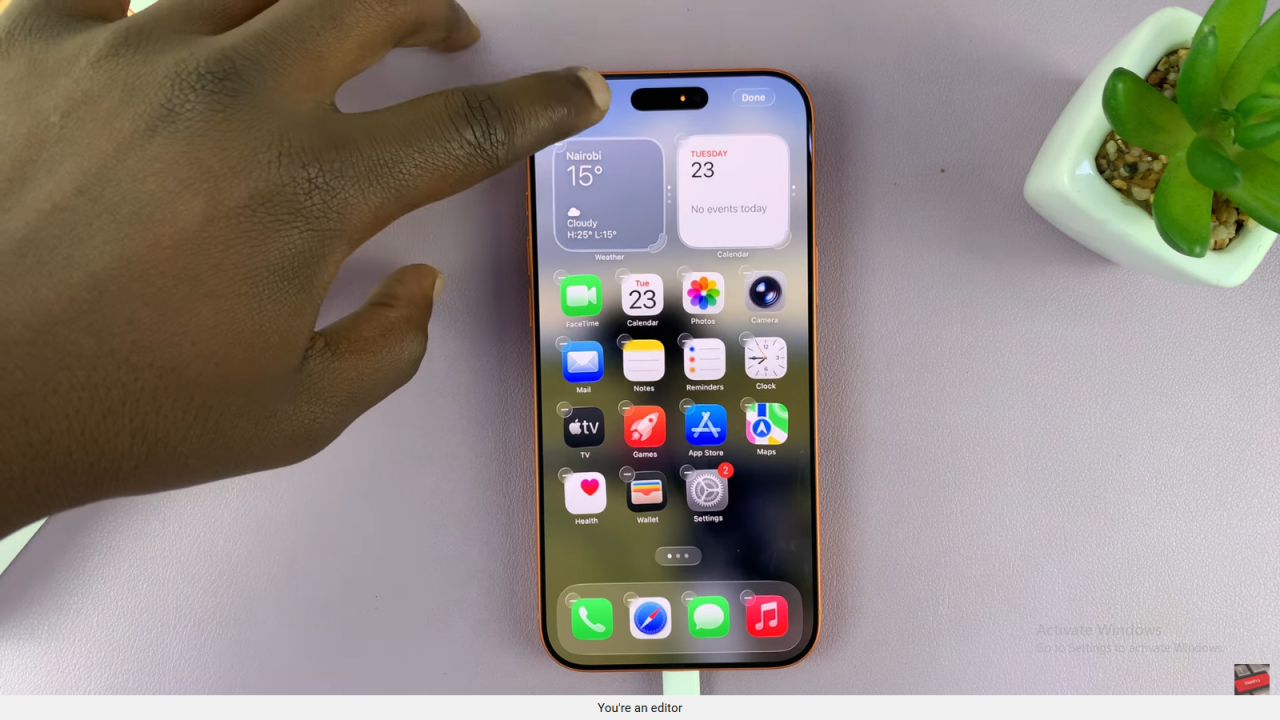 Enable Dark Mode Icons On iPhone 17 / 17 Pro