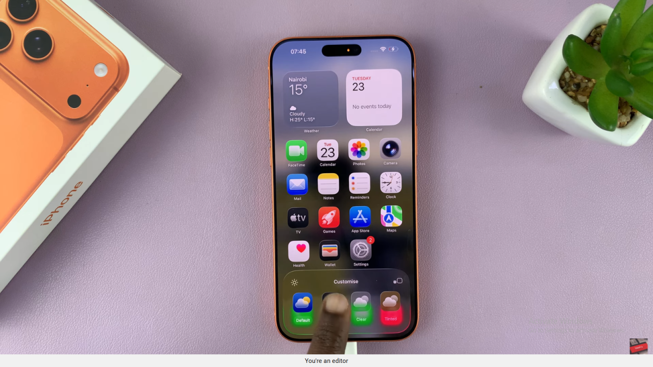 Enable Dark Mode Icons On iPhone 17 / 17 Pro